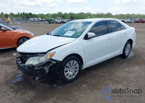 2014 Toyota Camry L z USA, uszkodzony, nr VIN 4T1BF1FKXEU864247